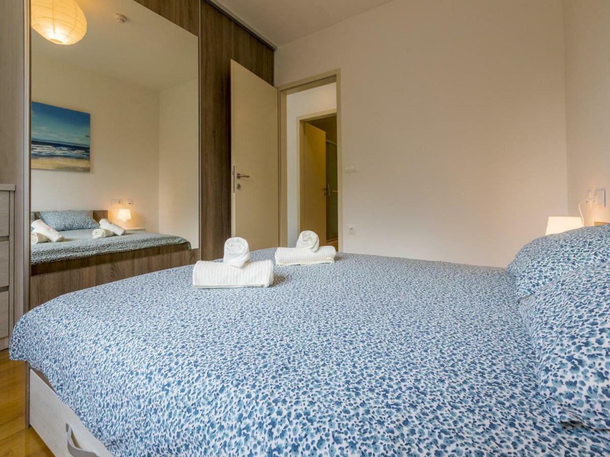 Apartments Mb Crikvenica Buitenkant foto