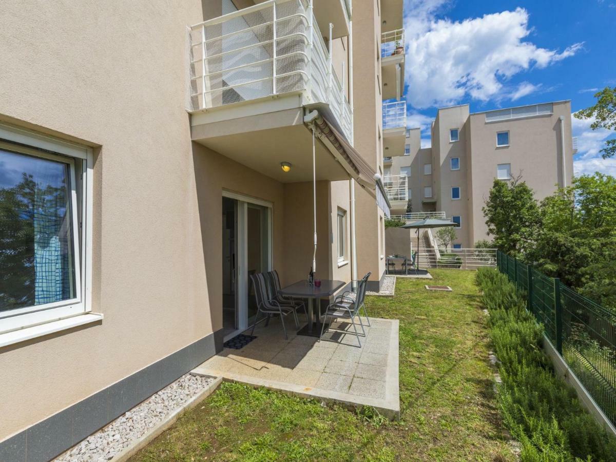 Apartments Mb Crikvenica Buitenkant foto