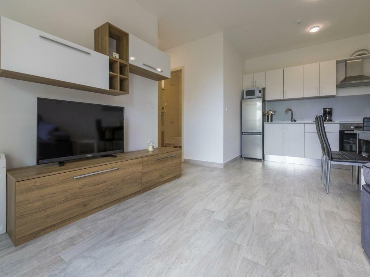 Apartments Mb Crikvenica Buitenkant foto