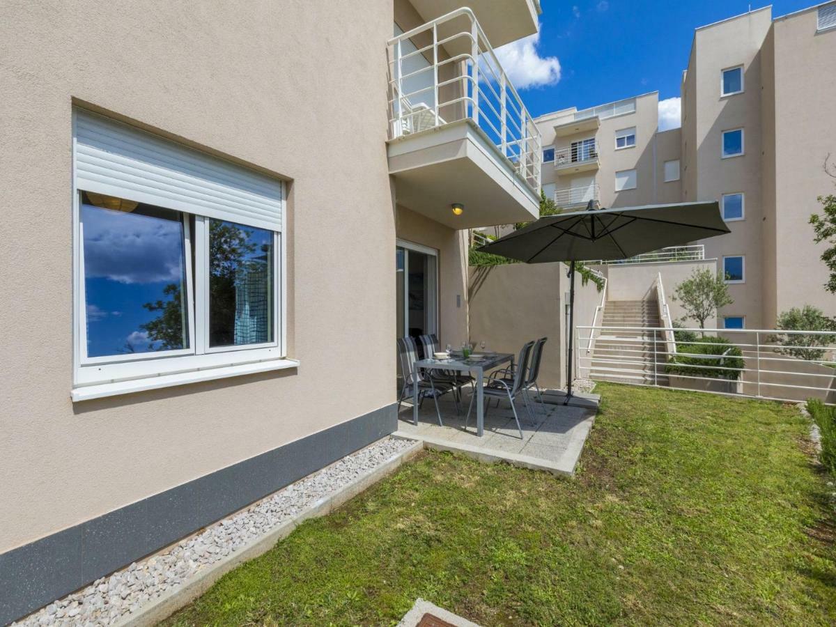 Apartments Mb Crikvenica Buitenkant foto