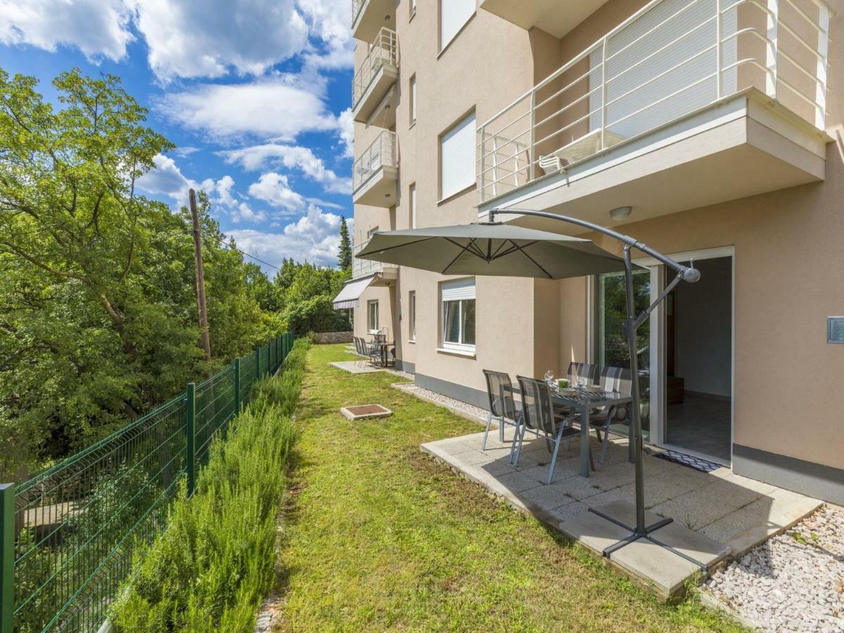 Apartments Mb Crikvenica Buitenkant foto