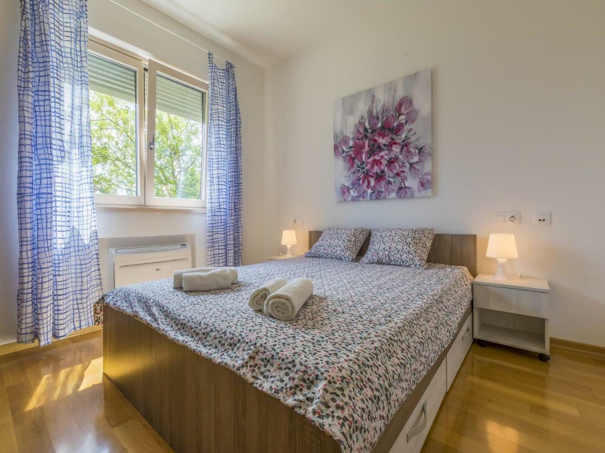 Apartments Mb Crikvenica Buitenkant foto