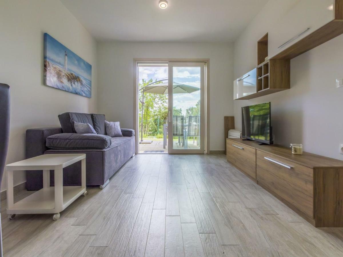 Apartments Mb Crikvenica Buitenkant foto