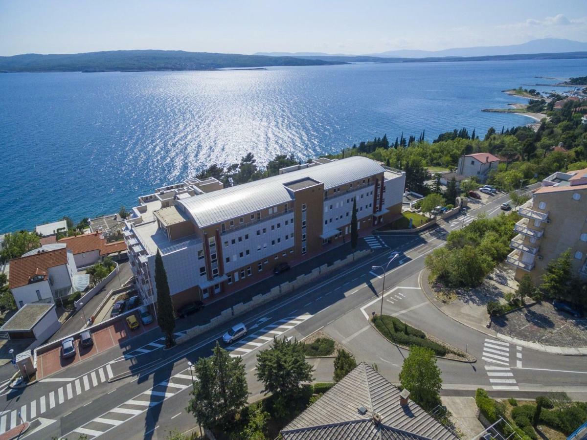 Apartments Mb Crikvenica Buitenkant foto