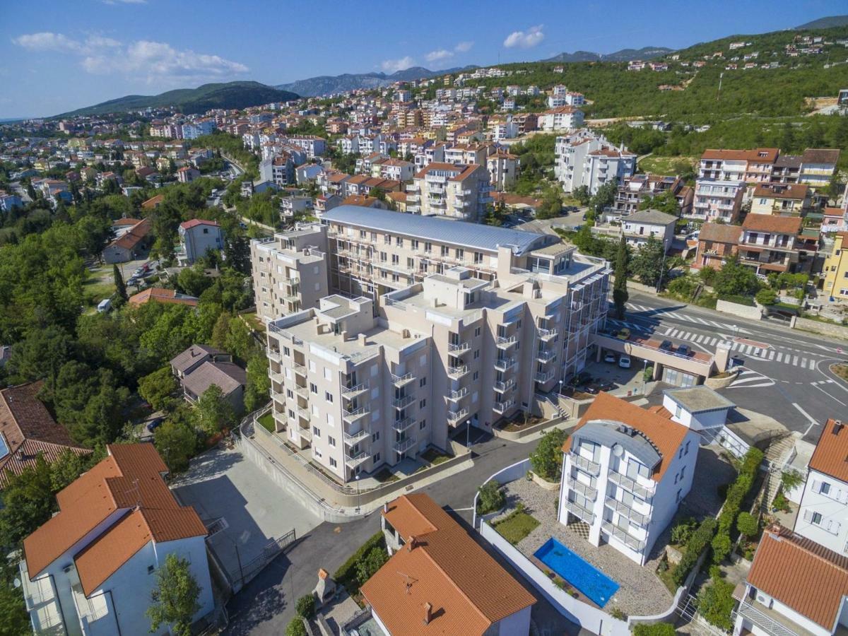 Apartments Mb Crikvenica Buitenkant foto