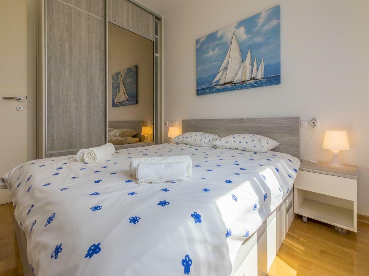 Apartments Mb Crikvenica Buitenkant foto