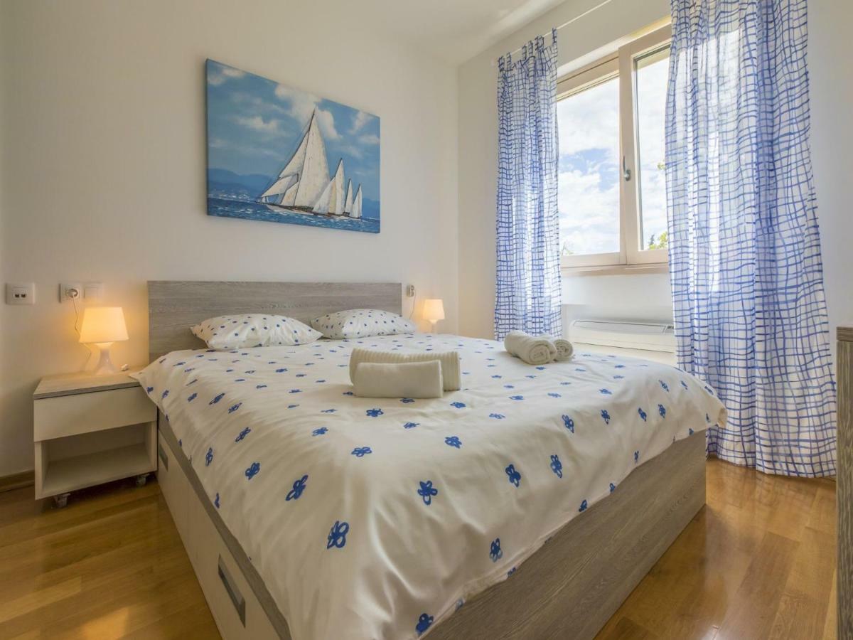 Apartments Mb Crikvenica Buitenkant foto